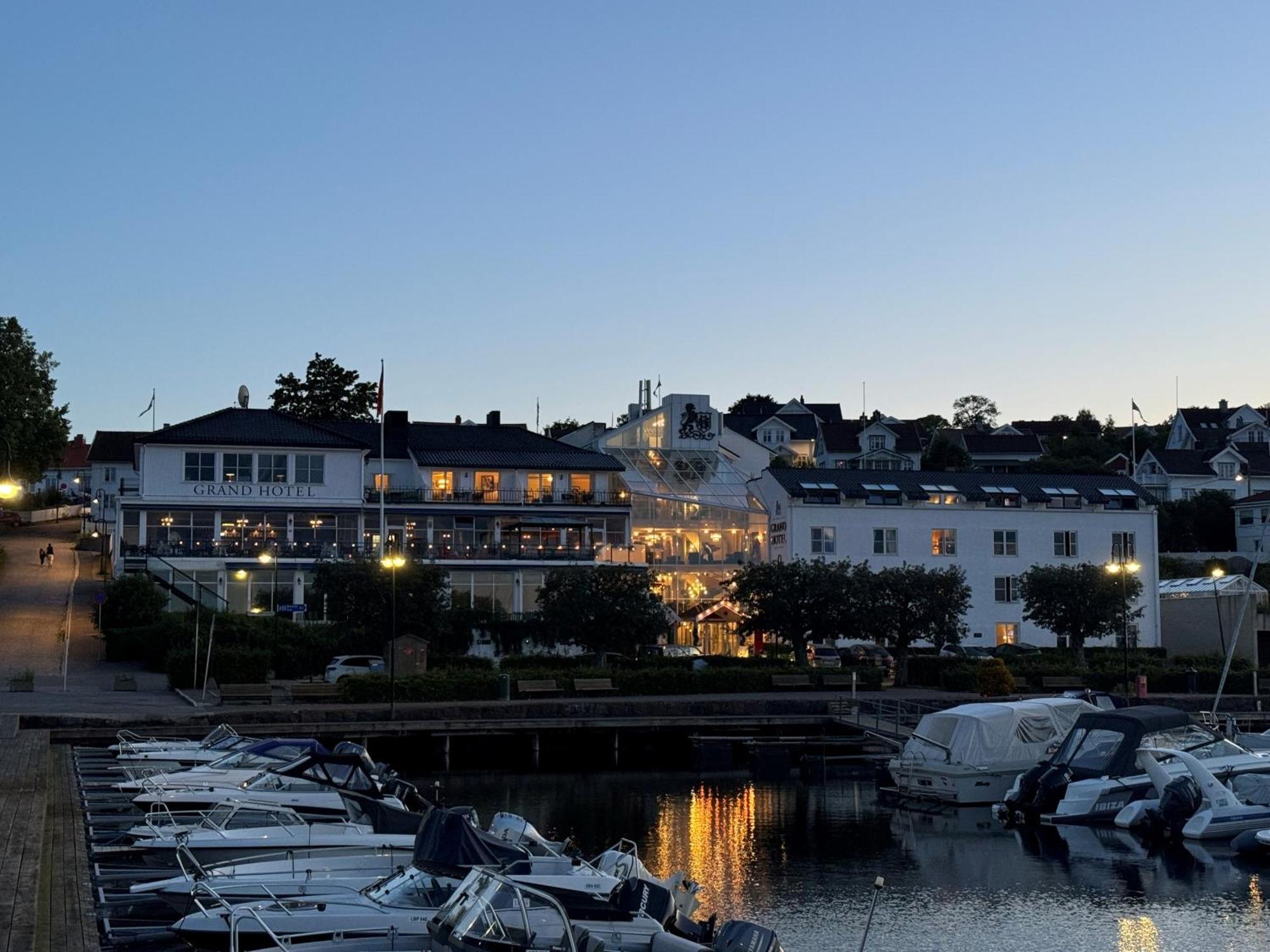 Grand Hotel Asgardstrand - Unike Hoteller Екстериор снимка